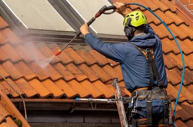Démoussage et hydrofuge de toiture à Cras
